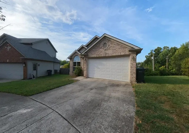 Photo 3 of Sale Pending at 4705 Miami Cir, Lexington, KY 40515 | MLS# 26025886 | Listing updated on 2026-10-13