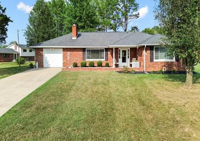 Single family home for sale at 180 Cliffside Dr, Somerset, KY 42503 | MLS# 26025910