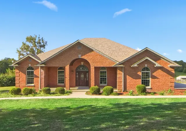 Photo 1 of Sale Pending at 299 Mccrosky Pike, Harrodsburg, KY 40330 | MLS# 26025946 | Listing updated on 2026-10-17