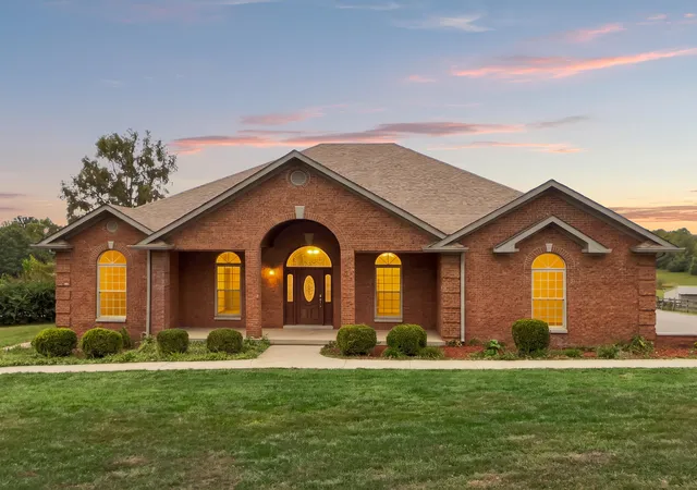 Photo 2 of Sale Pending at 299 Mccrosky Pike, Harrodsburg, KY 40330 | MLS# 26025946 | Listing updated on 2026-10-17