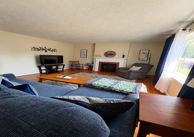 Photo 4 of Single family home for sale at 345 College Manor, Harrodsburg, KY 40330 | MLS# 26025861 | Listing updated on 2026-10-15