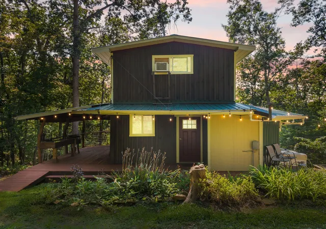 Photo 1 of Single family home for sale at 258 Black Bear Ridge Rd, Campton, KY 41301 | MLS# 26025877 | Listing updated on 2026-10-13