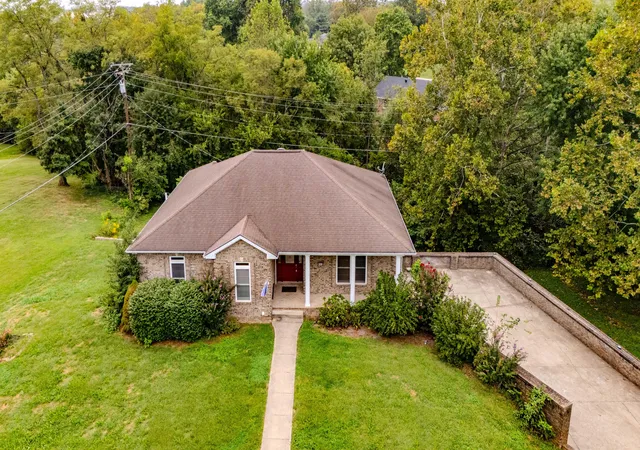 Photo 1 of Single family home for sale at 713 Winterhaven Ln, Frankfort, KY 40601 | MLS# 26026664 | Listing updated on 2026-10-13