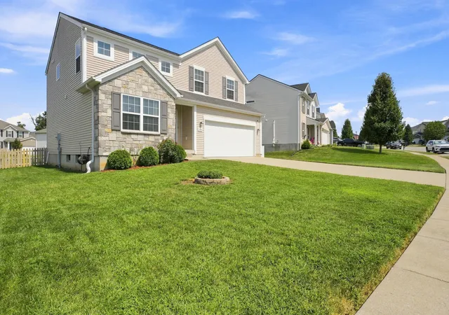 Photo 3 of Sale Pending at 284 St Regis Dr, Shelbyville, KY 40065 | MLS# 26025921 | Listing updated on 2026-10-19