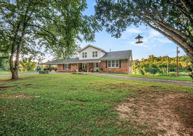 Photo 1 of Single family home for sale at 288 N 6th Street, Williamsburg, KY 40769 | MLS# 26026519 | Listing updated on 2026-10-13