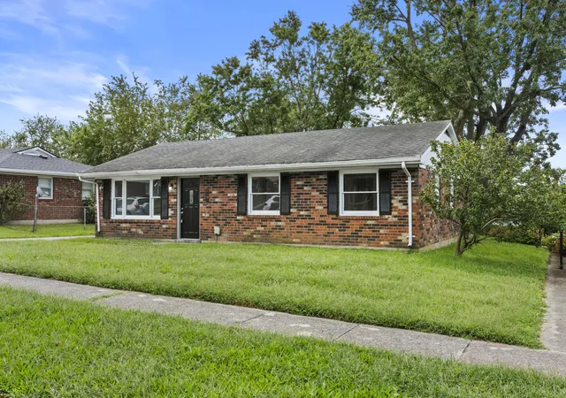 Photo 2 of Single family home for sale at 204 Mount Vernon Dr, Georgetown, KY 40324 | MLS# 26026091 | Listing updated on 2026-10-23