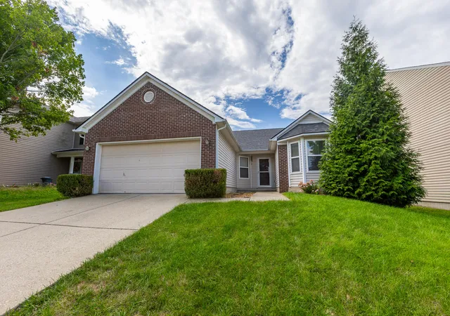 Photo 2 of Sale Pending at 209 Elkhorn Green Pl, Georgetown, KY 40324 | MLS# 26026029 | Listing updated on 2026-10-13