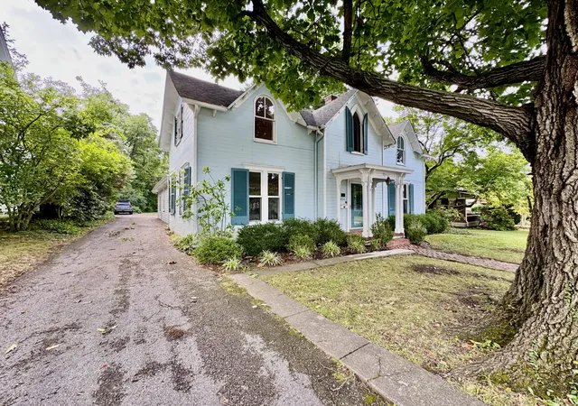 Photo 2 of Single family home for sale at 454 W Lexington Ave, Danville, KY 40422 | MLS# 26026015 | Listing updated on 2026-10-13