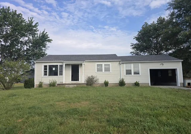Photo 1 of Single family home for sale at 1592 Flt Lick Rd, London, KY 40744 | MLS# 26025973 | Listing updated on 2026-09-20