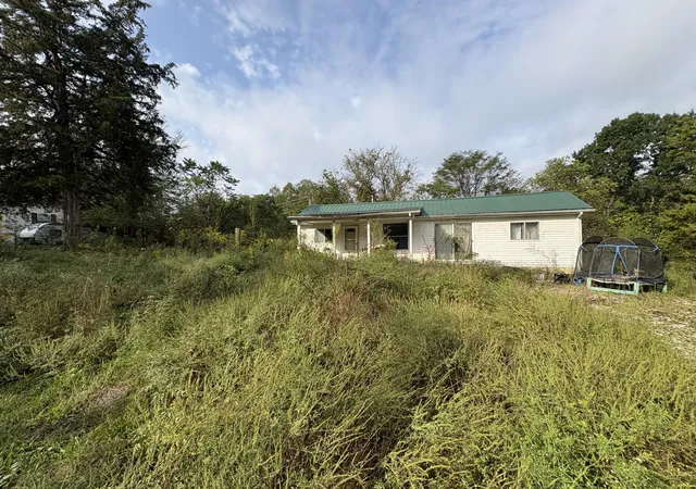 Photo 1 of Land for sale at 1270 W Lone Oak Rd, Clay City, KY 40312 | MLS# 26025980 | Listing updated on 2026-10-13