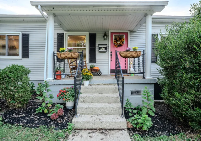 Photo 1 of Sale Pending at 220 Beechwood Ave, Frankfort, KY 40601 | MLS# 26026001 | Listing updated on 2026-10-13
