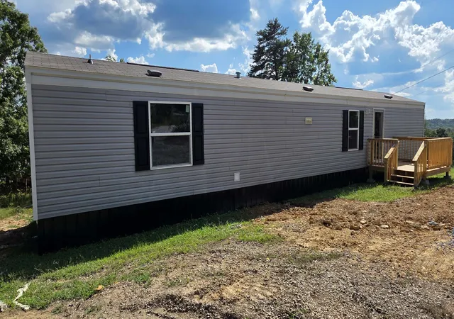Photo 2 of Single family home for sale at 1233 Letha Petrey Rd, Williamsburg, KY 40769 | MLS# 26026003 | Listing updated on 2026-10-13