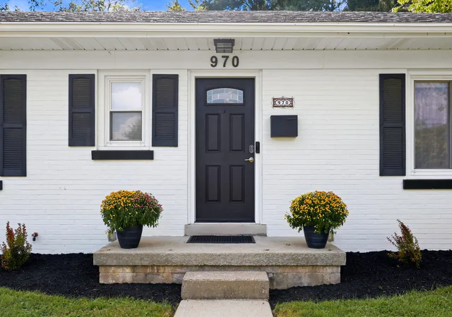 Photo 2 of Sale Pending at 970 Wolf Run Dr, Lexington, KY 40504 | MLS# 26026123 | Listing updated on 2026-10-13