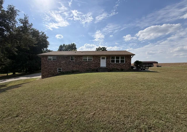Photo 1 of Single family home for sale at 173 Orchard Dr, Clinton, KY 42031 | MLS# 26026143 | Listing updated on 2026-09-22