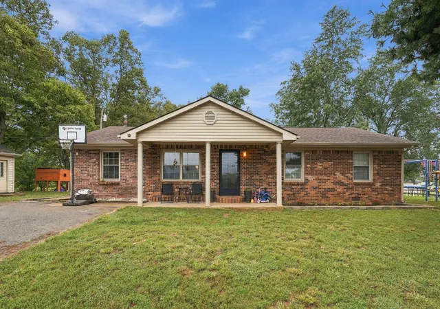 Photo 2 of Single family home for sale at 4245 Carpenter Pike, Carlisle, KY 40311 | MLS# 26026477 | Listing updated on 2026-10-23