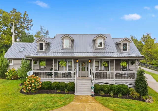 Photo 3 of Single family home for sale at 2100 Irvine Rd #40391, Winchester, KY 40391 | MLS# 26026878 | Listing updated on 2026-10-18