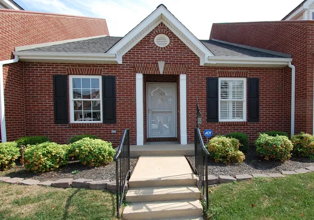 Photo 1 of Townhouse for sale at 2105 W Park Dr, Paducah, KY 42001 | MLS# 26026041 | Listing updated on 2026-10-07