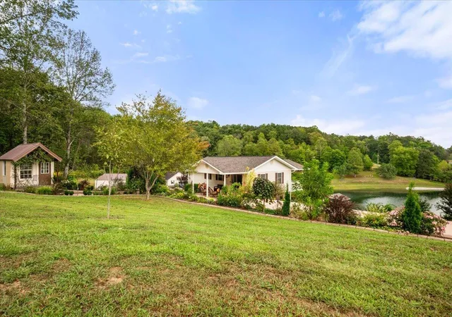 Photo 2 of Sale Pending at 102 N Maple Crk Sub Rd, Williamsburg, KY 40769 | MLS# 26026047 | Listing updated on 2026-10-13