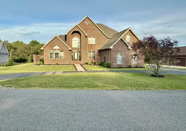Single family home for sale at 188 Lakeside Dr, Benton, KY 42025 | MLS# 26026495