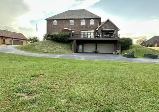 Photo 3 of Single family home for sale at 188 Lakeside Dr, Benton, KY 42025 | MLS# 26026495 | Listing updated on 2026-10-14