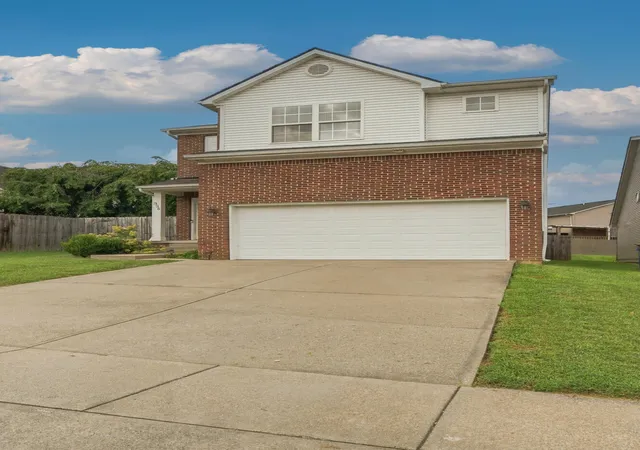 Photo 3 of Single family home for sale at 335 Newcastle Ln, Winchester, KY 40391 | MLS# 26026107 | Listing updated on 2026-10-13