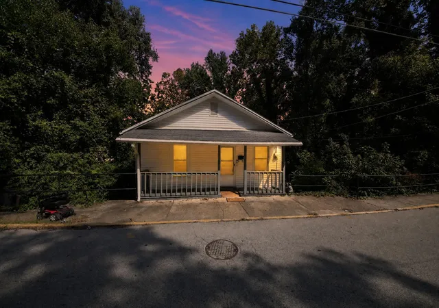Photo 2 of Single family home for sale at 235 E 4th Street, Maysville, KY 41056 | MLS# 26026089 | Listing updated on 2026-10-21