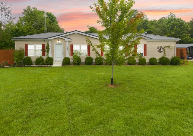 Photo 1 of Single family home for sale at 180 Pacific Ave, Morehead, KY 40351 | MLS# 26026583 | Listing updated on 2026-10-13