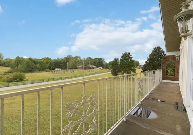 Photo 3 of Single family home for sale at 1272 West Hwy 1376, East Bernstadt, KY 40729 | MLS# 26027076 | Listing updated on 2026-09-30