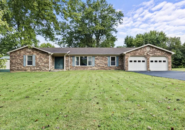 Photo 1 of Single family home for sale at 392 Dove Crk Rd, Frankfort, KY 40601 | MLS# 26026075 | Listing updated on 2026-10-20