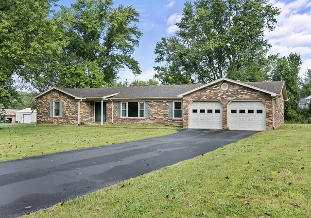 Photo 2 of Single family home for sale at 392 Dove Crk Rd, Frankfort, KY 40601 | MLS# 26026075 | Listing updated on 2026-10-20