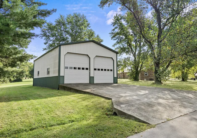 Photo 48 of Single family home for sale at 392 Dove Crk Rd, Frankfort, KY 40601 | MLS# 26026075 | Listing updated on 2026-10-20
