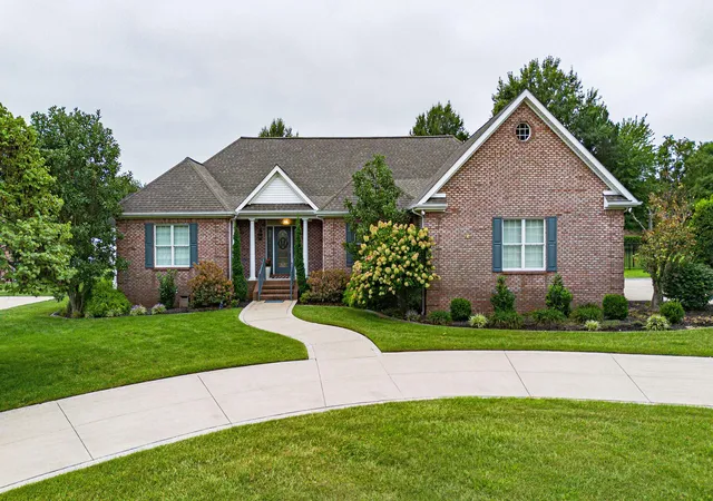 Photo 1 of Sale Pending at 6460 Gardenview Dr, Paducah, KY 42001 | MLS# 26026352 | Listing updated on 2026-10-11