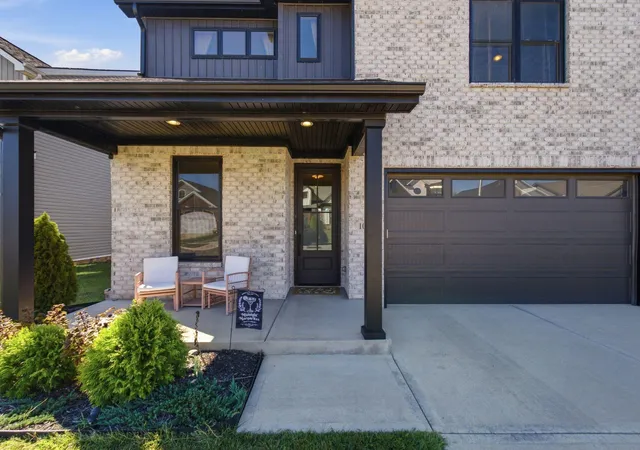 Photo 2 of Single family home for sale at 1057 Squirrel Nest Ln, Lexington, KY 40509 | MLS# 26026949 | Listing updated on 2026-10-13