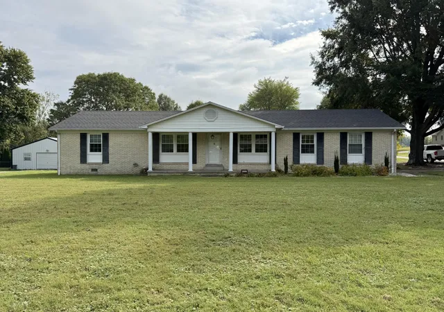 Photo 1 of Single family home for sale at 2906 Kentucky 303, Mayfield, KY 42066 | MLS# 26026126 | Listing updated on 2026-10-20