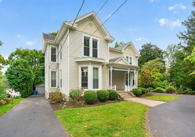 Photo 2 of Single family home for sale at 114 W Lexington Ave, Danville, KY 40422 | MLS# 26026623 | Listing updated on 2026-10-13