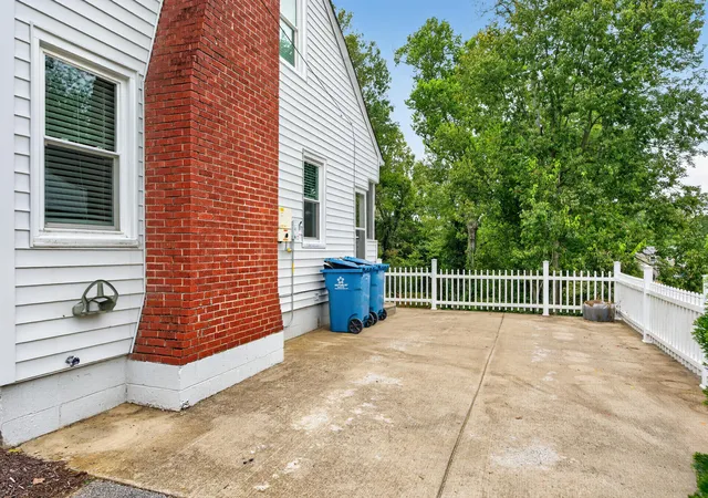 Photo 3 of Single family home for sale at 835 Crosshill Rd, Danville, KY 40422 | MLS# 26026497 | Listing updated on 2026-10-13