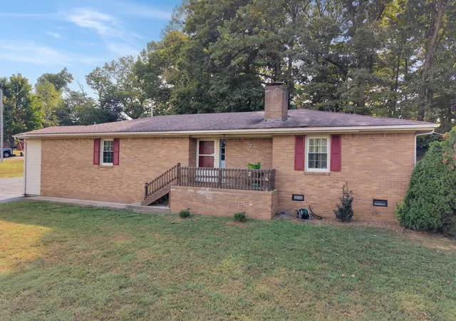Photo 1 of Single family home for sale at 1033 Sanderson Dr, Hopkinsville, KY 42240 | MLS# 26026169 | Listing updated on 2026-10-18