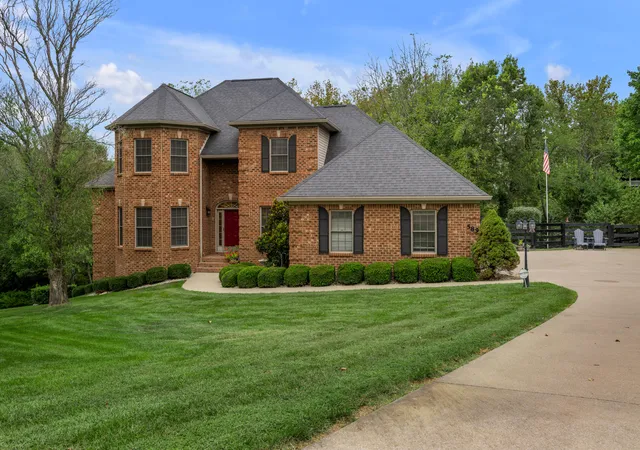 Photo 1 of Single family home for sale at 589 Avawam Dr, Richmond, KY 40475 | MLS# 26026515 | Listing updated on 2026-10-13
