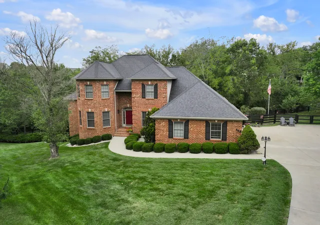 Photo 2 of Single family home for sale at 589 Avawam Dr, Richmond, KY 40475 | MLS# 26026515 | Listing updated on 2026-10-13