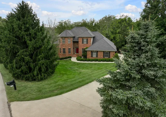 Photo 3 of Single family home for sale at 589 Avawam Dr, Richmond, KY 40475 | MLS# 26026515 | Listing updated on 2026-10-13