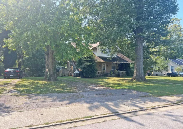 Photo 3 of Sale Pending at 124 Brown Ave, Lexington, KY 40505 | MLS# 26026172 | Listing updated on 2026-10-20