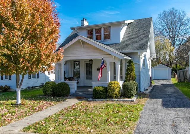 Photo 2 of Sale Pending at 322 Harding St, Danville, KY 40422 | MLS# 26026237 | Listing updated on 2026-10-16