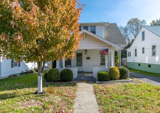 Photo 3 of Sale Pending at 322 Harding St, Danville, KY 40422 | MLS# 26026237 | Listing updated on 2026-10-16