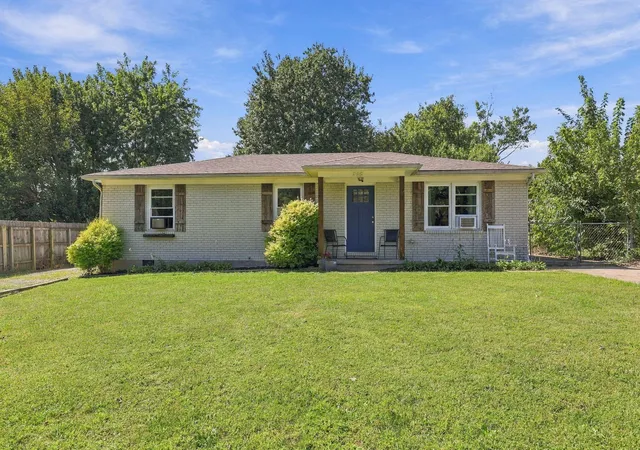 Photo 1 of Single family home for sale at 310 Center St, Lawrenceburg, KY 40342 | MLS# 26026916 | Listing updated on 2026-10-19