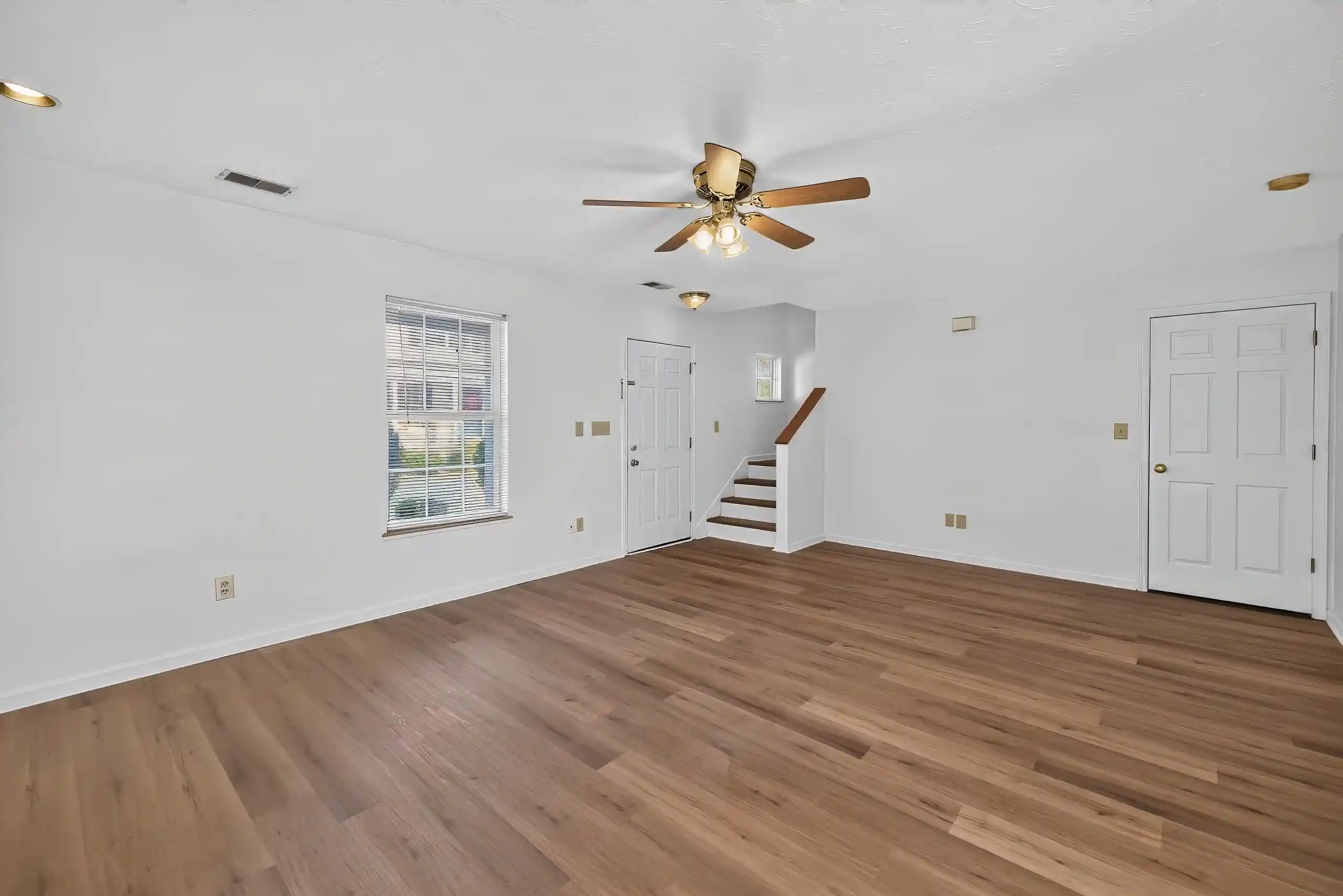 Listing Photo 2 - Condo for sale in 2110 Fortune Hl Ln located at 2110 Fortune Hl Ln, Lexington, KY 40509 - Unit 2110 Fortune Hl Ln