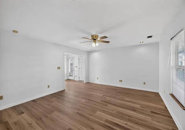 Listing Photo 4 - Condo for sale in building located at 2110 Fortune Hl Ln, Lexington, KY 40509