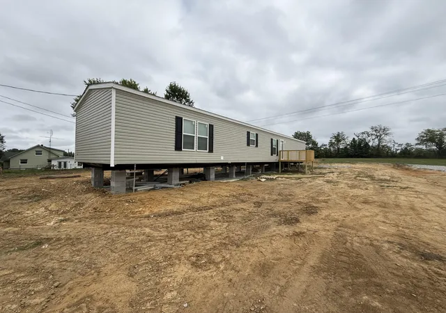Photo 2 of Sale Pending at 25 Interstate Dr, London, KY 40744 | MLS# 26026210 | Listing updated on 2026-10-13