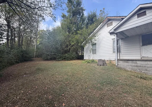 Photo 2 of Single family home for sale at 101 Balsinger St, London, KY 40741 | MLS# 26026229 | Listing updated on 2026-10-13