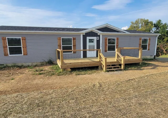 Photo 1 of Single family home for sale at 126 Rosstown Rd, Richmond, KY 40475 | MLS# 26026247 | Listing updated on 2026-10-14
