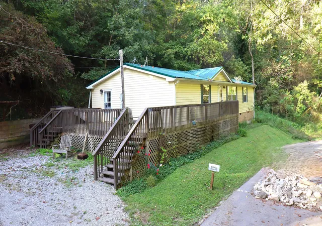 Photo 1 of Single family home for sale at 629 Oregon Rd, Salvisa, KY 40372 | MLS# 26027452 | Listing updated on 2026-10-13